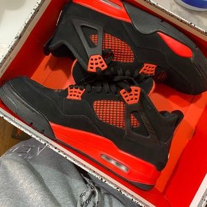 Jordan 4 red thunders